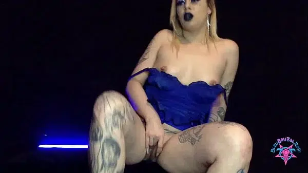 Hot milf squirting in lingerie and high heels