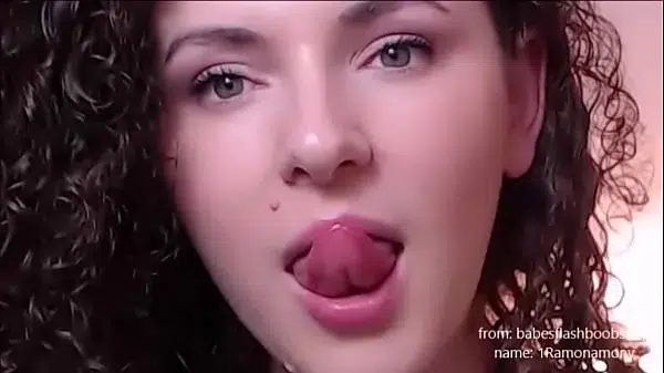 Sexy amateur teen flashes boobs on webcam