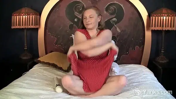 Yanks amateur beauty Lili vibrating her delicious shaved beaver to orgasm